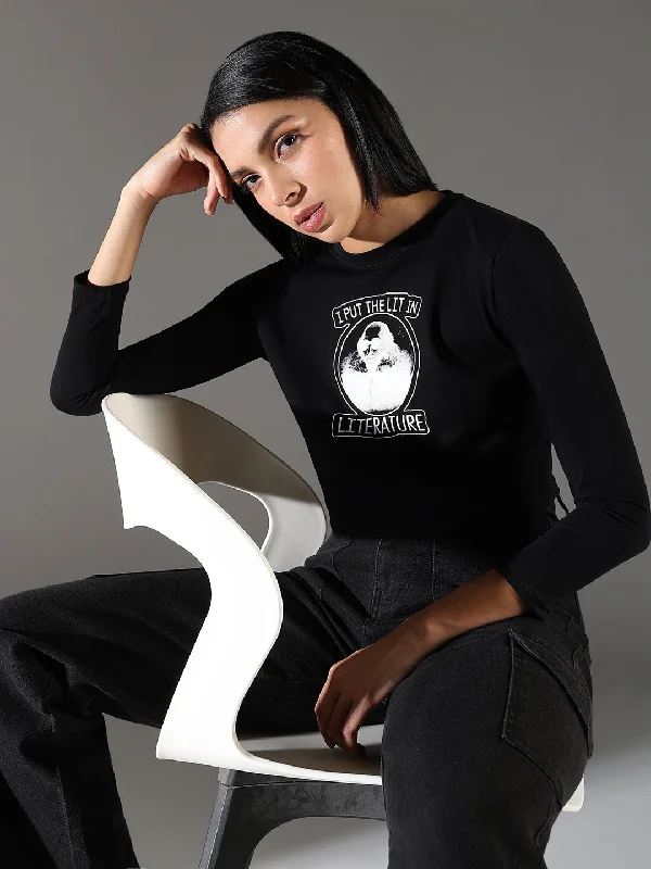 Striped Women T Shirt in a Classic PatternWomen Graphic Black Crop T Shirt