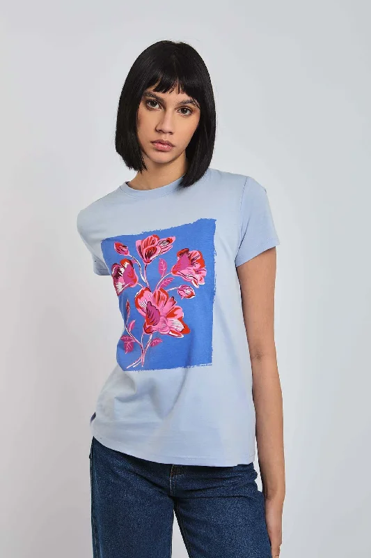 Distressed Women T Shirt with a Laid - Back AestheticT-Shirt