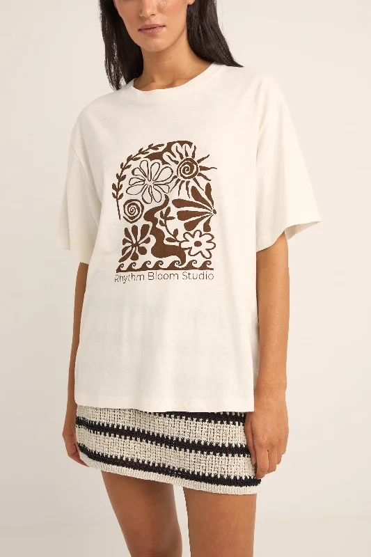 Sleeveless Women T Shirt for Summer ComfortBloom Studio Oversized T-Shirt Vintage White Sleeveless Women T Shirt for Summer ComfortBloom Studio Oversized T-Shirt Vintage White