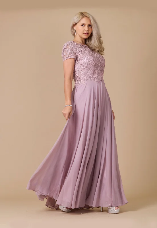 Maxi dresses with a V - neckline for a flattering and elongating shape Dylan & Davids Short Sleeve Mother Of The Bride Evening Dress Mauve Maxi dresses with a V - neckline for a flattering and elongating shape Dylan & Davids Short Sleeve Mother Of The Bride Evening Dress Mauve